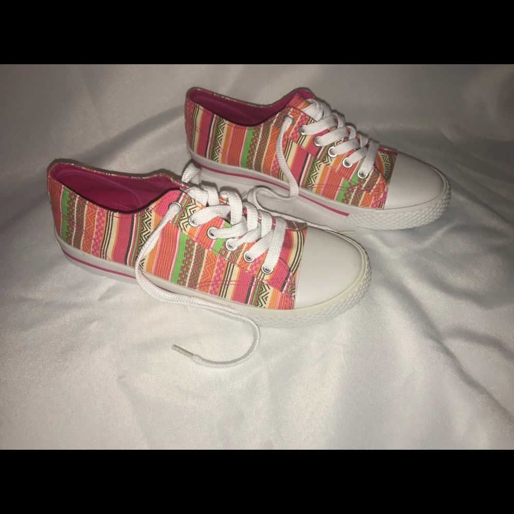 New with tags Airwalk multi-colored sneakers. Sz.7